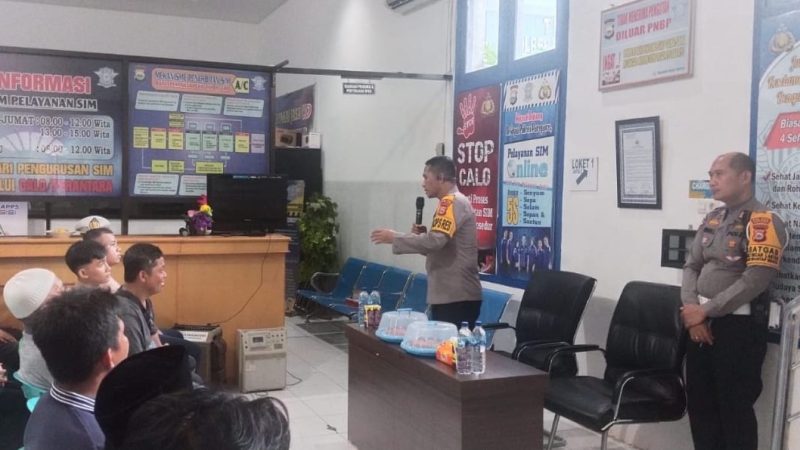 Silaturahmi Bersama Korban Laka, Sat Lantas Polres Parepare Sosialisasikan Tilang Elektronik