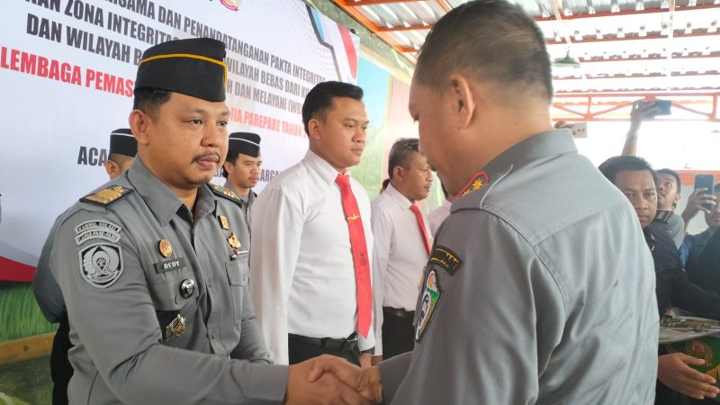 Kapolres dan Tim Unit Reskrim Polres Parepare Terima Penghargaan Dari Lapas Parepare