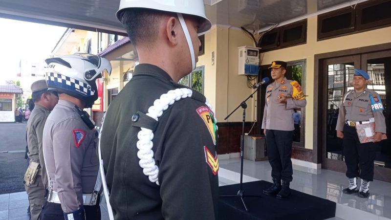 Kapolres Parepare Pimpin Apel Gelar Pasukan Operasi Keselamatan Pallawa 2024
