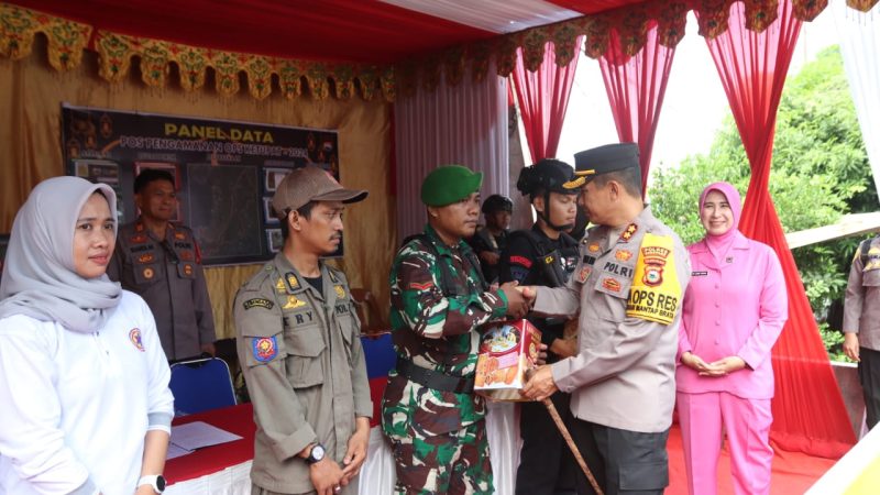 Kapolres Parepare Kunjungi Pos Pengamanan dan Pos Pelayanan Ops Ketupat 2024