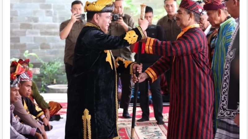 Pj Gubernur Sulteng Terima Gelar Adat “Kolakinu Lawa Pancana”