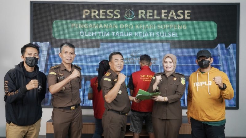 Tim Tabur Kejati Sulsel Amankan Dua Terdakwa Tindak Pidana Perzinahan