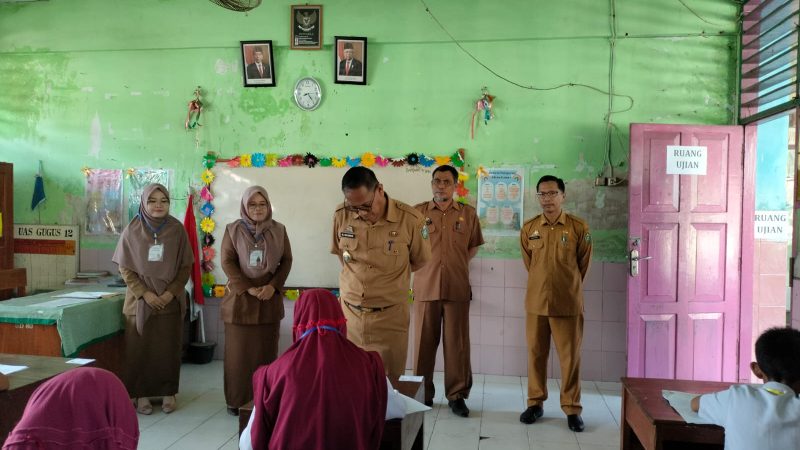 Kadisdik Parepare Pantau Pelaksanaan UAS SD dan SMP