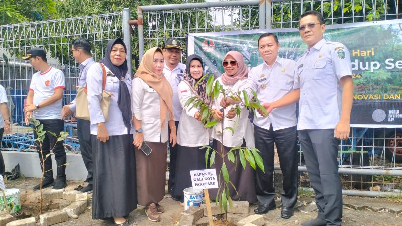 Pemkot Parepare Kembali Lakukan Aksi Tanam Pohon di Kawasan Pelabuhan Nusantara