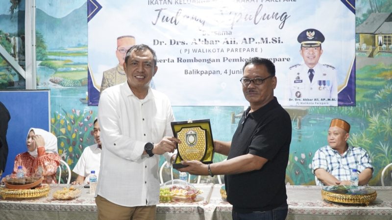 Akbar Ali Silaturahmi Bersama IKM Parepare di Balikpapan