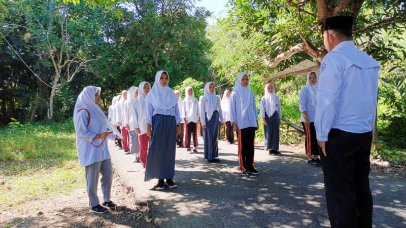 Latihan Gerak Jalan, MA Biharul Ulum Ma’arif Sambut Hari Kemerdekaan RI ke-79