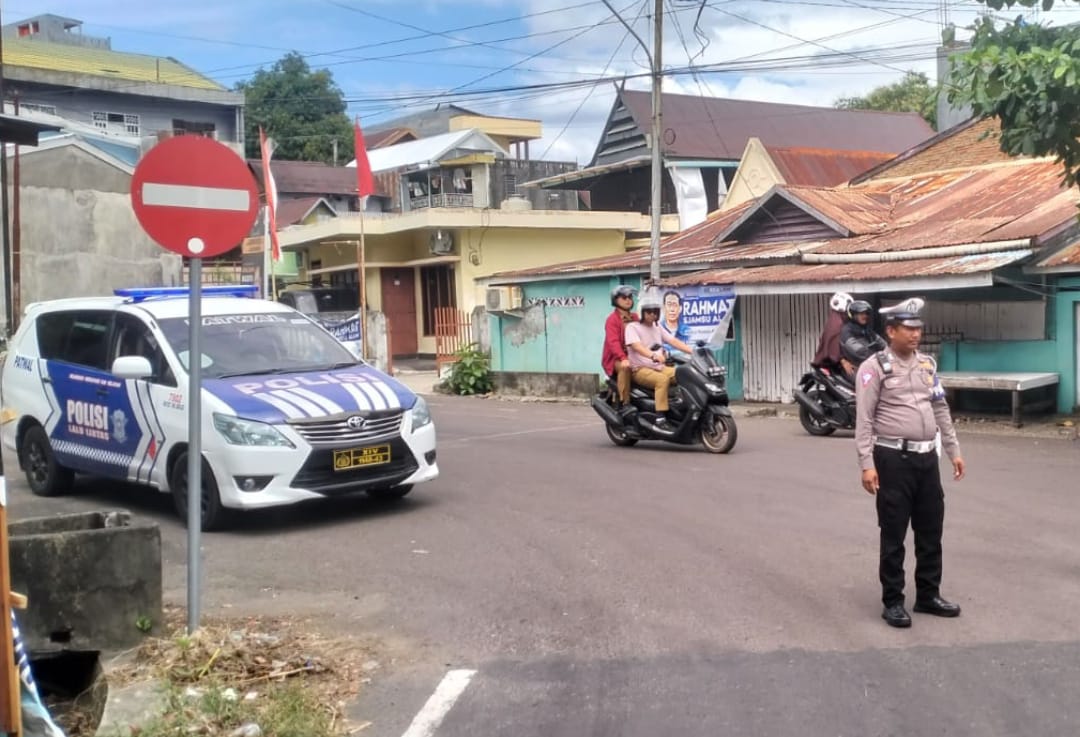 Polres Parepare Respon Permintaan Warga, Lakukan Penegakan Larangan Melintas di Jalan Kasuari