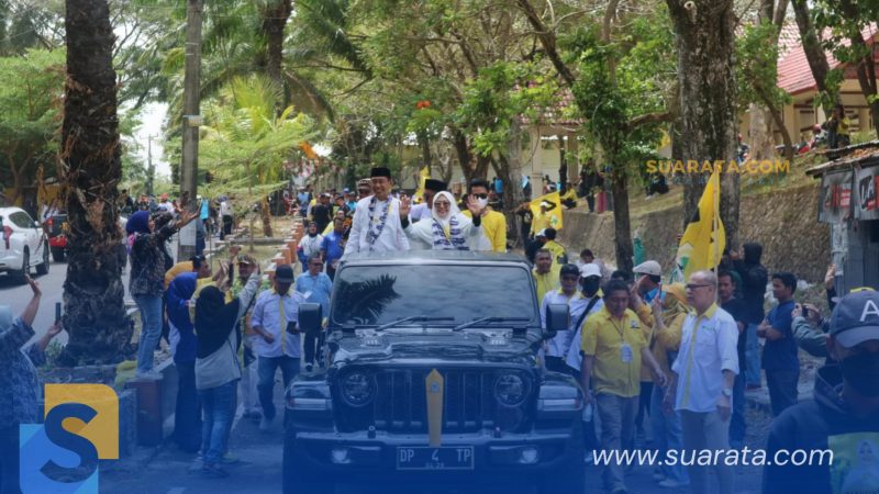 Tumpah Ruah, Ribuan Pendukung Kawal Erat Bersalam Daftar ke KPU Parepare