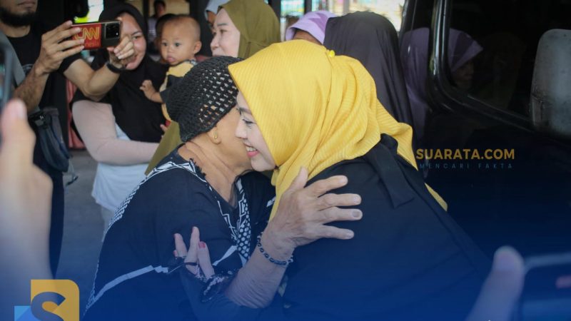 Emak-emak di Lompoe Nazar Puasa 4  Hari Jika Erat Bersalam Menang