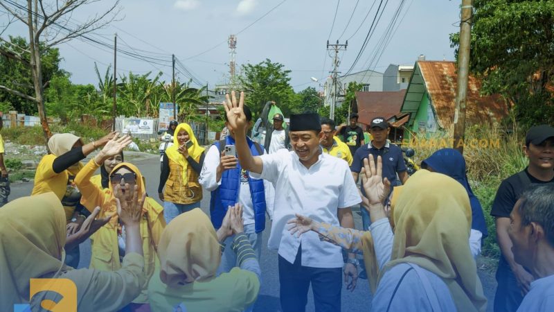 Potret Kedekatan Rahmat dengan Warga saat Blusukan di Ujung Baru