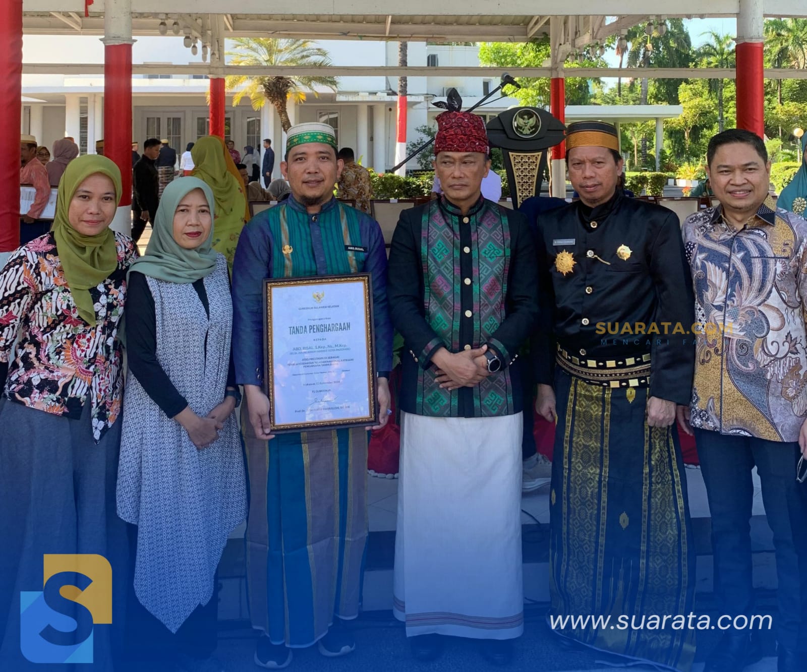 Selamat! Nakes Teladan RS Hasri Ainun Habibie Terima Penghargaan dari Pj Gubernur