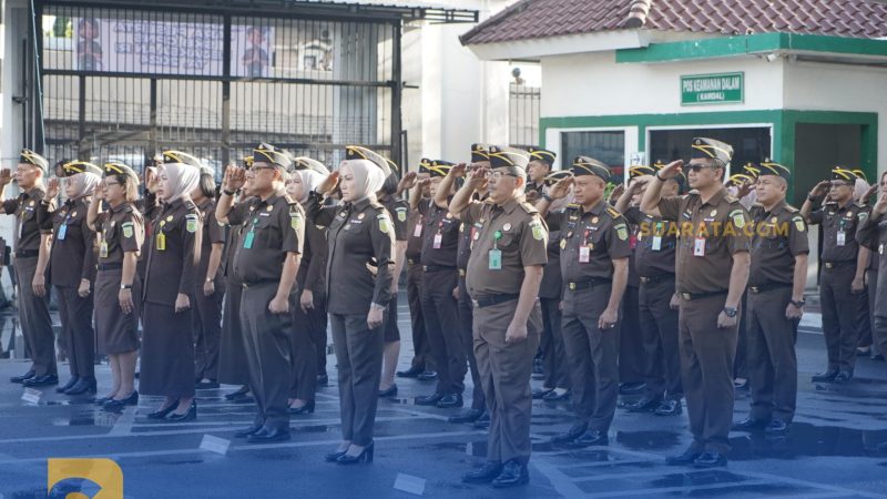 Pesan Presiden untuk HUT Ke-53 KORPRI Disampaikan Aswas Kejati Sulsel dalam Upacara