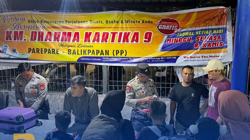 Antisipasi Masuknya Barang Ilegal Jelang Nataru, Polsek KPN Perketat Pemeriksaan Penumpang Pelabuhan Parepare