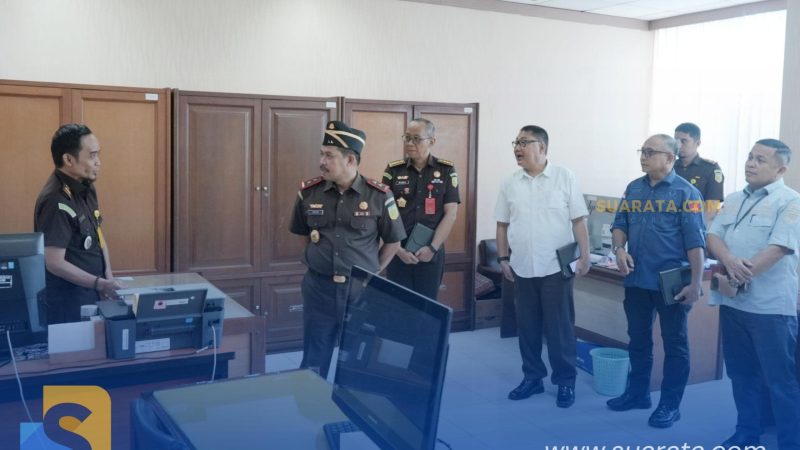 Kajati Sulsel Sidak Pegawai di Hari Pertama Kerja Awal Tahun 2025