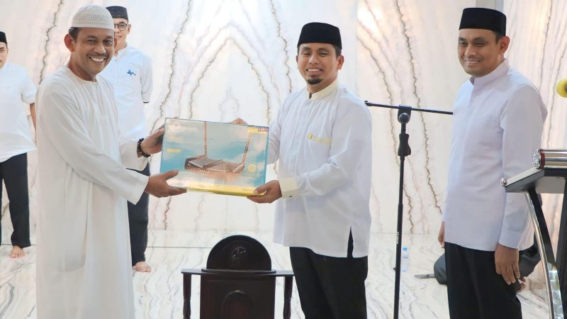 Wali Kota Tasming Hamid Resmikan Masjid Terapung BJ Habibie sebagai Masjid 24 Jam