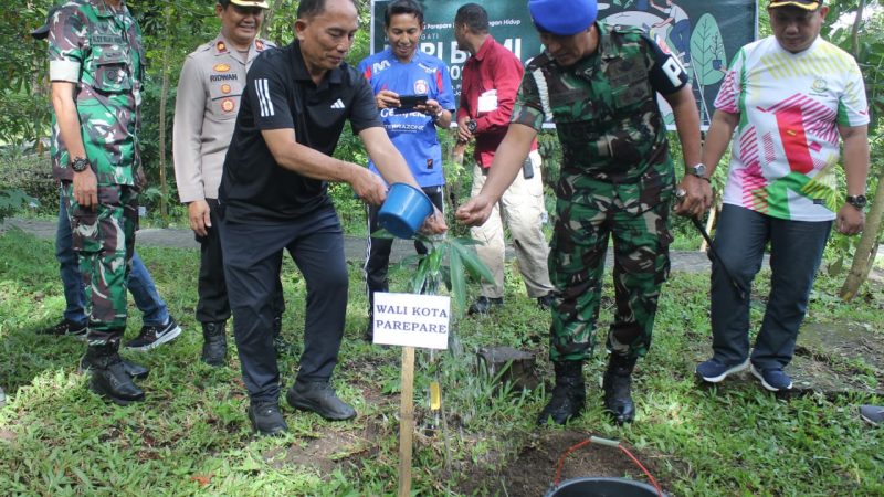 Gerakan Menanam Serentak, Parepare Perkuat Komitmen Jaga Kelestarian Bumi