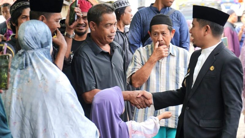 Wali Kota Parepare Tasming Hamid Salat Idul Adha Bersama Warga dan Serahkan Sapi Kurban Bantuan Presiden Prabowo