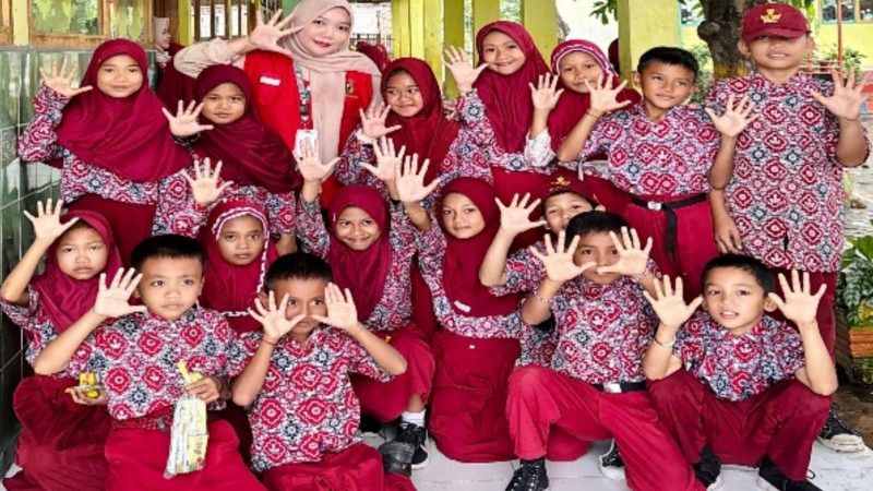 Gak Boring! Begini Cara Mahasiswa KKN-PK Unhas di Bantaeng Edukasi PHBS ke Siswa SD