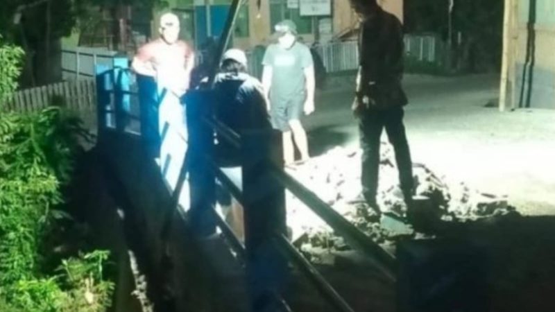Sampai Larut, PAM Tirta Karajae Siaga Beri Pelayanan Terbaik untuk Masyarakat