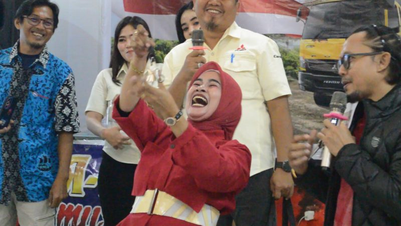 Gelar Gathering Merdeka, Bosowa Berlian Motor Parepare Canda Gurau dengan Juragan Fuso