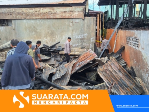 Kapolres Parepare Kunjungi Korban Kebakaran di Menara, Sampaikan Dukacita