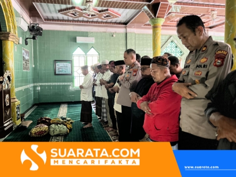 Kunjungi Lokasi Kebakaran, Kapolres Parepare Ikut Salat Jenazah Bersama Warga Menara Soreang