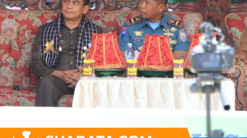 Danposal TNI AL Pinrang Letda Laut (P) Walno Hadiri Maulid Akbar dan Karnaval Sayyang Pattu’duq di Desa Lero