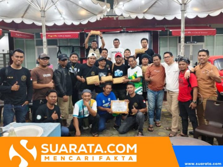 Suasana Kekeluargaan Warnai Turnamen Domino Persahabatan di Lagota Cafe Parepare