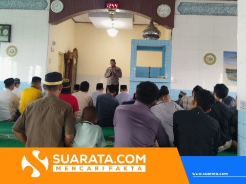 Safari Jumat Polsek Bacukiki di Masjid Al-Mutaqaddimin, Ingatkan Warga Waspada Bahaya Kebakaran