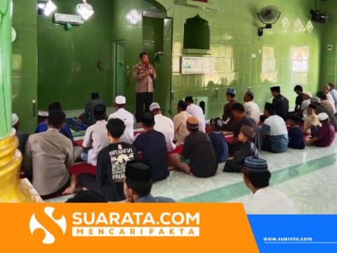 Safari Jumat di Masjid Al-Mujahidin, Kapolsek Bacukiki Ajak Warga Ingatkan Keluarga Jauhi Miras