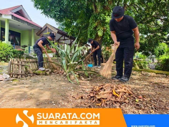 Batalyon B Pelopor Satuan Brimob Polda Sulsel Gelar Bakti Sosial Pembersihan di Panti Jompo Kota Parepare