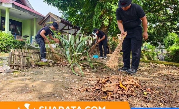 Batalyon B Pelopor Satuan Brimob Polda Sulsel Gelar Bakti Sosial Pembersihan di Panti Jompo Kota Parepare