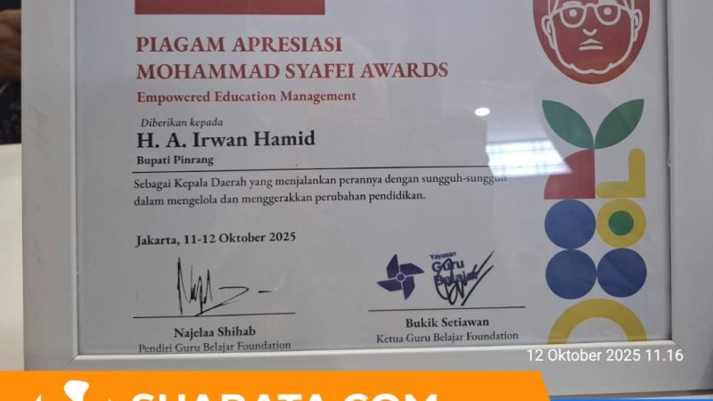 Bupati Pinrang Terima Penghargaan Nasional dari Guru Belajar Foundation