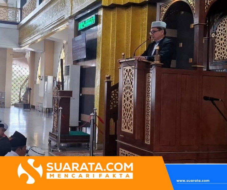 Khatib Perdana, Kepala Kemenag Pinrang Ajak Jamaah Jadikan Masjid Pusat Pembinaan Umat