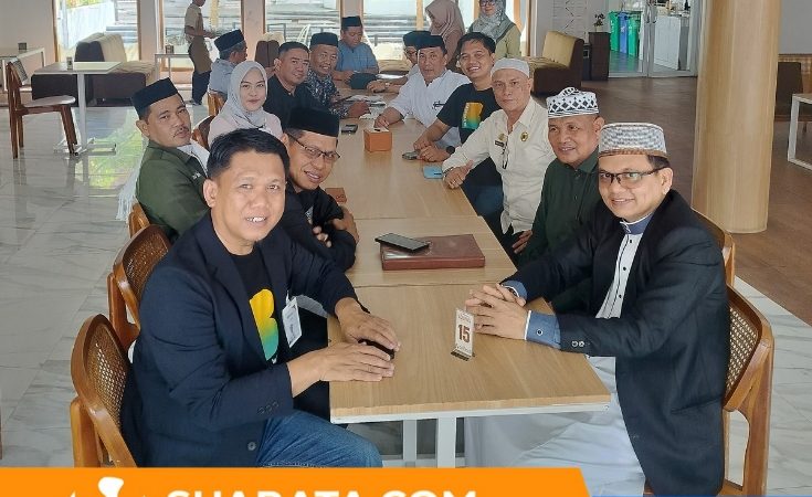 Perkuat Sinergi, Kakankemenag Pinrang Silaturahim dengan Pimpinan BSI di Café deVasco