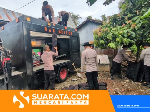 Brimob Batalyon C Pelopor Turun Bantu Pembangunan Jembatan Gantung di Kab. Soppeng, Wujud Kepedulian Polri untuk Masyarakat
