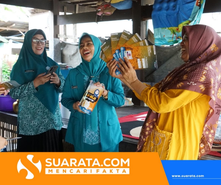 Perhatian Nyata, TP PKK Sidrap Serahkan Bantuan Sarana Usaha untuk UMKM Lokal