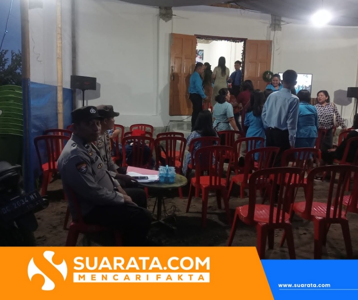 Kapolsek Polewali Pimpin Personel Amankan Perayaan Natal di Gereja Tabernakel Tubuh Kristus