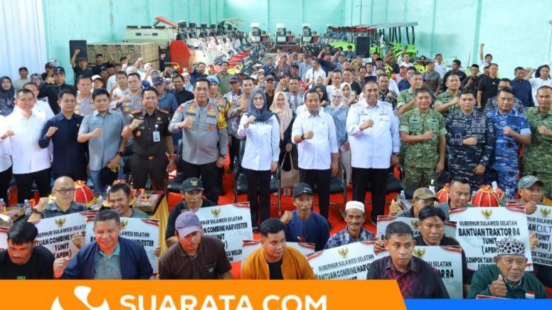 Kapolda Sulsel Hadiri Penyerahan Alat dan Mesin Pertanian di Maros