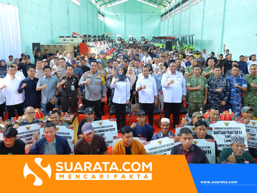 Kapolda Sulsel Hadiri Penyerahan Alat dan Mesin Pertanian di Maros