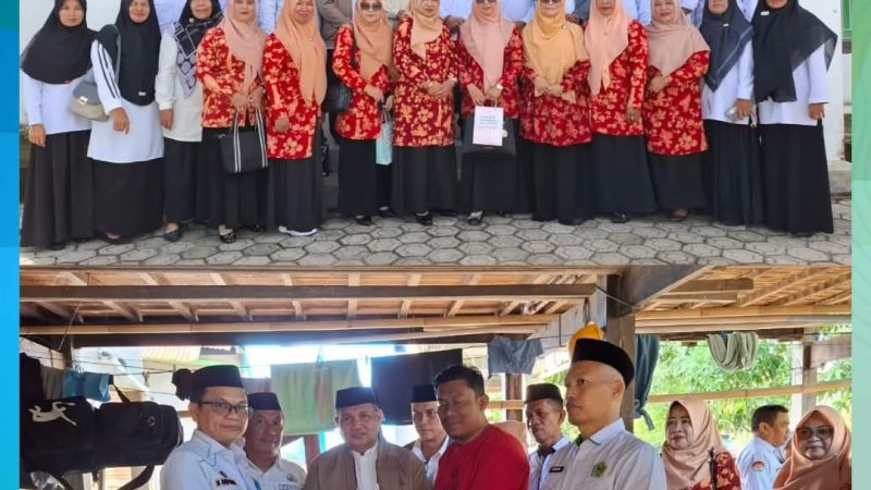 Peduli Korban Puting Beliung, Kemenag–DWP Pinrang Serahkan Donasi ke Warga Lanrisang