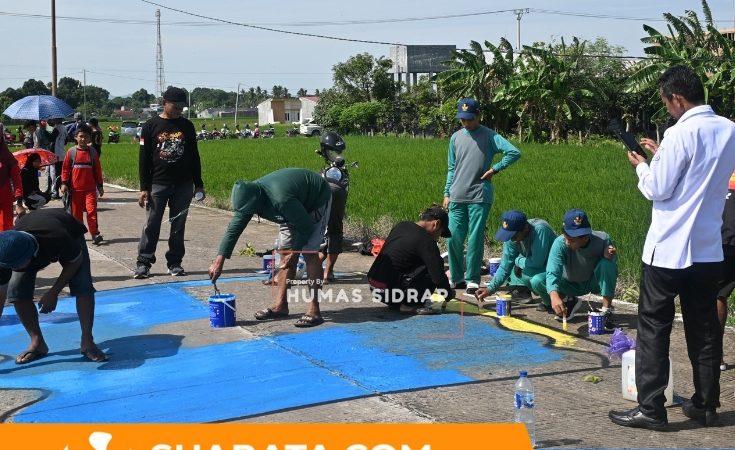 Jalur Beton 3 Km di Rappang Jadi Kanvas Ribuan Pelajar, Wabup Nurkanaah Ikut Berkarya
