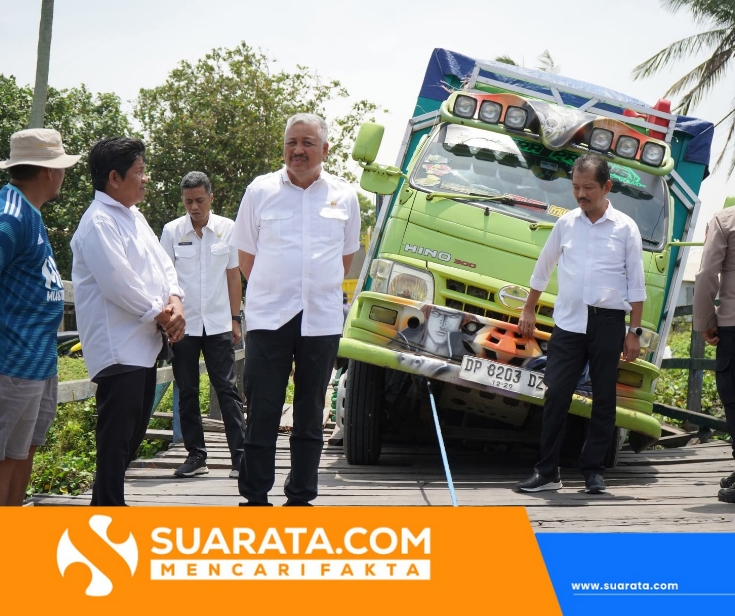 Akses Vital Warga Terancam, Bupati Pinrang Turun Langsung Cek Jembatan Ammani
