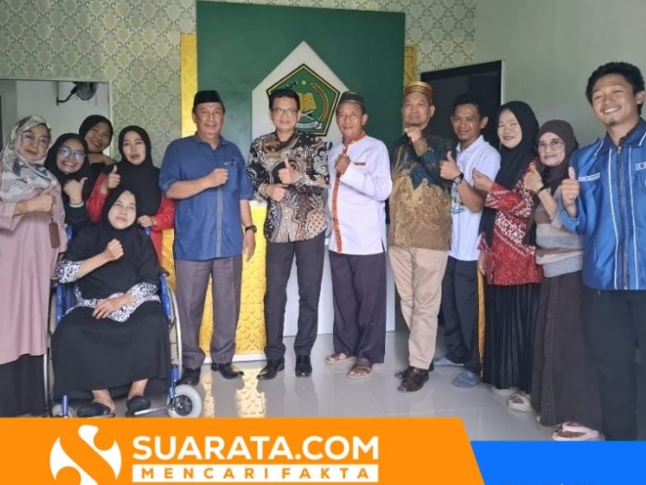 Kakan Kemenag Pinrang Tekankan Integritas ASN Saat Kunjungi KUA Paleteang