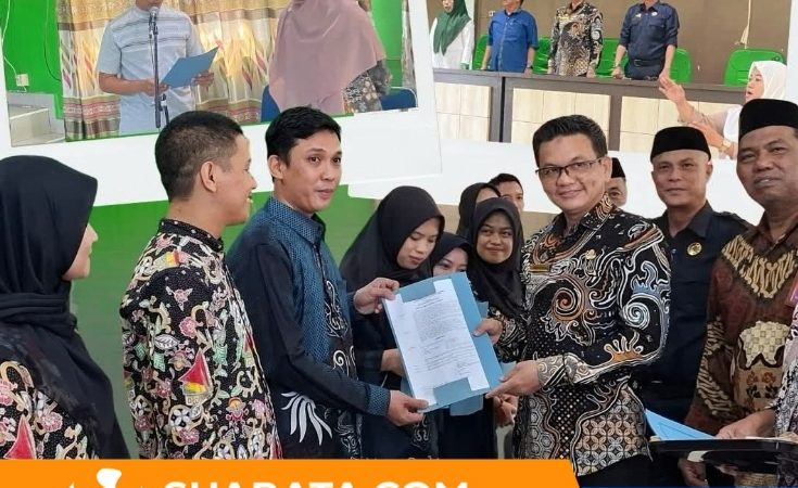 Kemenag Pinrang Serahkan SK Redistribusi kepada 13 Guru ASN Formasi CPNS 2019