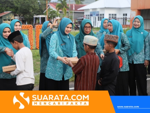 Ramadan Penuh Berkah, PKK Parepare Serentak Bagikan Takjil dan Gelar Amaliyah di Auditorium BJ Habibie