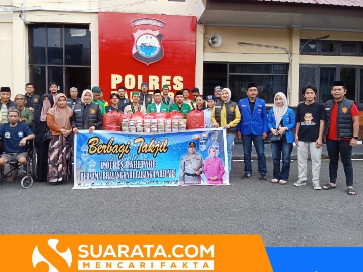 Polres Parepare Bagi Takjil Ramadan, Libatkan OKP dan LSM