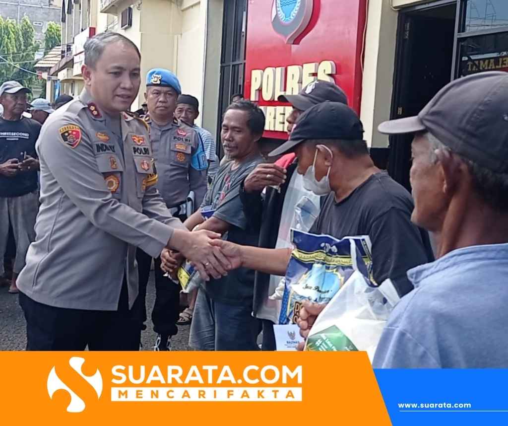 Kolaborasi dengan Baznas, Polres Parepare Salurkan Zakat Fitrah Personel kepada Warga Layak Terima
