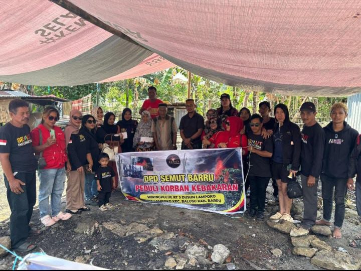 Tunjukkan Aksi Sosial Bantu Korban Kebakaran, DPD SEMUT Barru Salurkan Bantuan