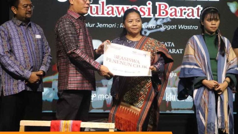 Festival Jiwa Wastra Dibuka, Pemprov Sulbar Perkuat Strategi Pengembangan Tenun